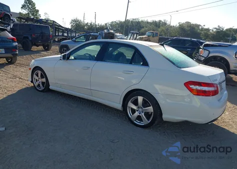 2010 Mercedes-Benz E 350 z USA, uszkodzony, nr VIN WDDHF5GB5AA236053